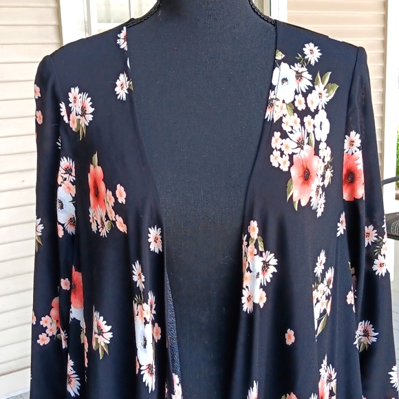 Torrid floral boho fringe kimono cardigan - Picture 2 of 11